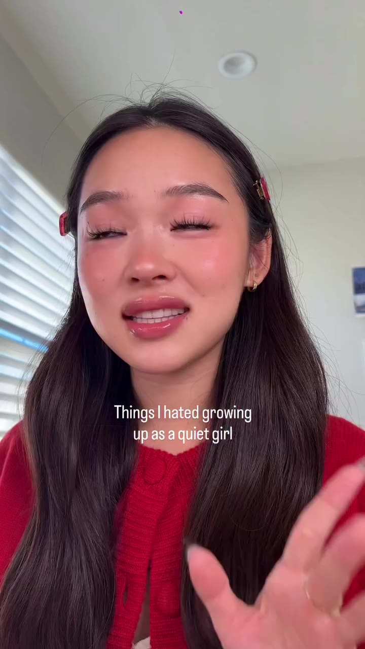 Reel GRWM face caméra, monologue confession list avec maquillage en simultané : Les choses que je détestais en grandissant en tant que fille timide et